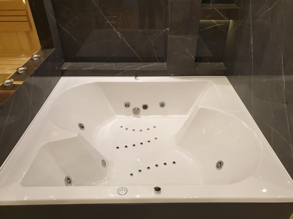 Luxury Spa Suite ベオグラード エクステリア 写真